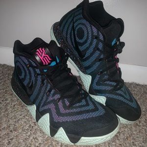 Nike kyrie 4 80s great condition no box size 12
